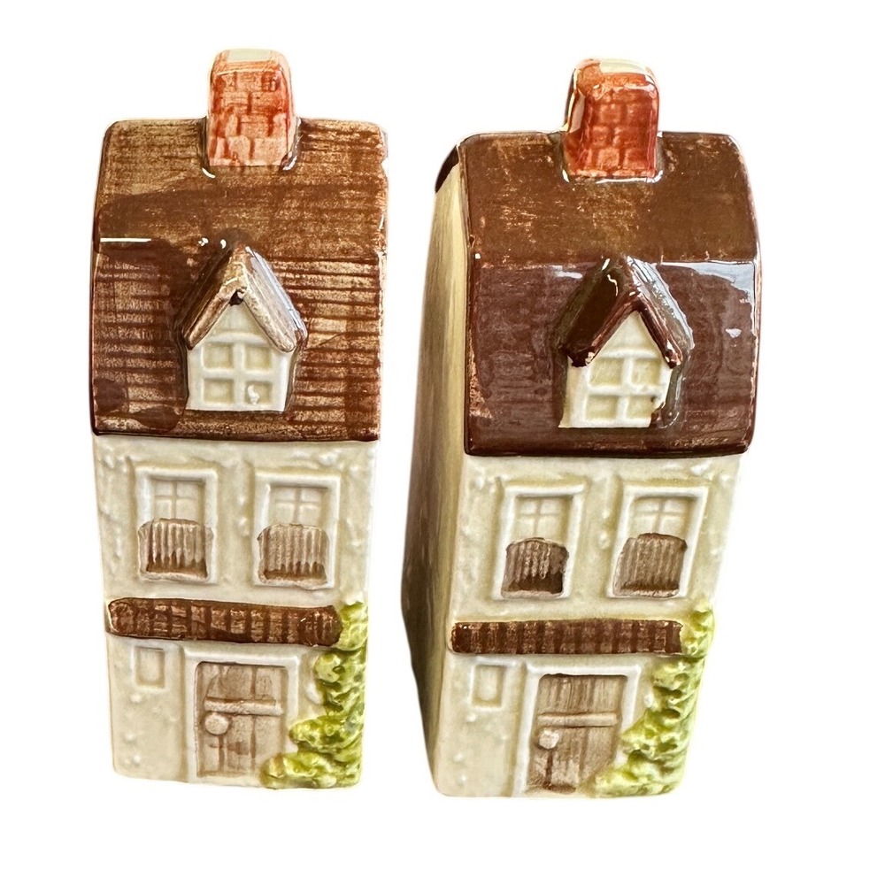 Vintage Otagiri Mercantile Company Cottage Salt & Pepper Shaker Handpainted